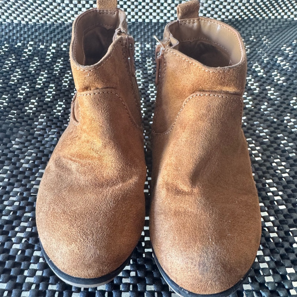 Cat & Jack Kids Tan Suede Boots